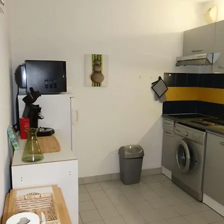 T2 4 Pers Avec Garage, A 300m Plage, Clim, Loggia, Quartier Calme - Fr-1-328-239 Apartment